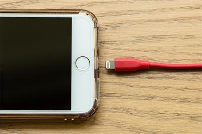 蘋果受打擊　歐盟將統一充電接頭規格為Type C