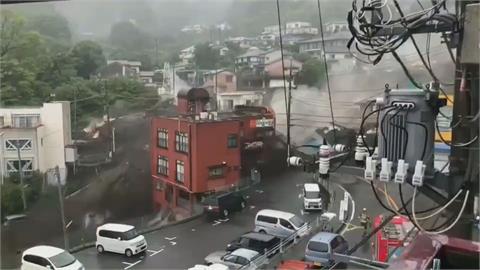 有片／土石流畫面曝光！日本靜岡熱海整片民宅被沖走「至少20人下落不明」