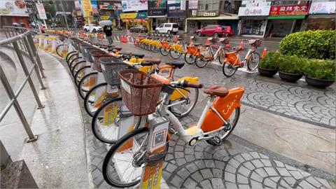停車樁全滿沒地方停? 男子騎YouBike電輔車 大逛百貨公司