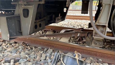 台鐵大林區間車撞「轉向架」　列車受損緊急停駛