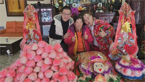 母親83歲大壽收888顆壽桃　吊車大王獻超厚「千元錢磚」：長壽200歲啦