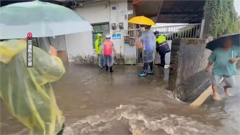 水流超急！2人受困慕谷慕魚景點岩洞　　消防救援難度超高