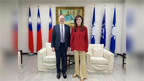 快新聞／軍購案現曙光？谷立言拜會鄭麗文　韓國瑜呼籲藍白踴躍協商