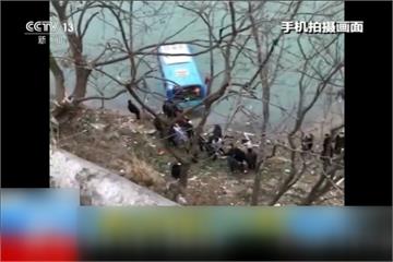 陝西公車意外墜江！駕駛、1乘客當場死亡