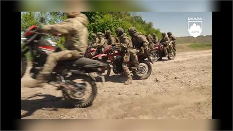 現代騎兵！俄軍特設「摩托車部隊」　烏克蘭跟進
