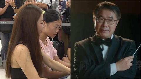 台南「公共鋼琴」變身免費音樂廳！黃偉哲「手拿指揮棒」重現2022年指揮哏