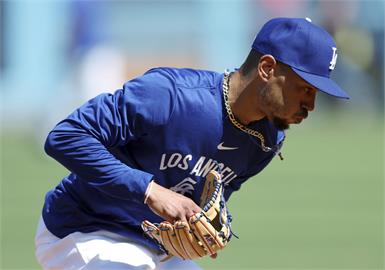 MLB(影)／道奇好消息！「木屐」貝茲身體有好轉跡象　吃固體食物不再嘔吐