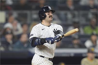 MLB(影)／「邪惡帝國」有夠猛！一眨眼單局狂轟10分打爆教士牛棚終止3連敗