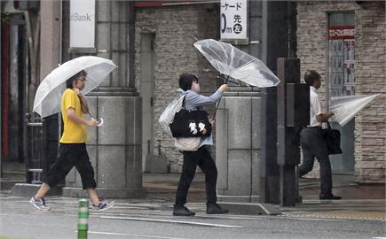 卡努侵襲日本九州降雨量破紀錄　一度撤離百萬人、新幹線也停駛