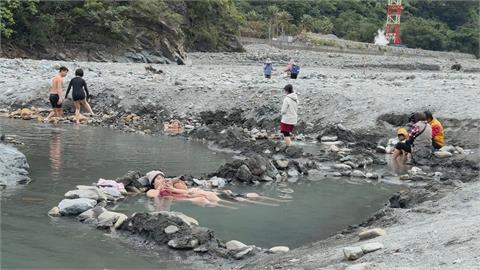 抗寒！台東金崙野溪溫泉夯　DIY「專屬泡湯池」