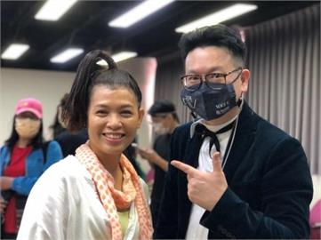 北市原住民耆老中心時尚義剪！60歲長者「改頭換面」頂龐克風超前衛