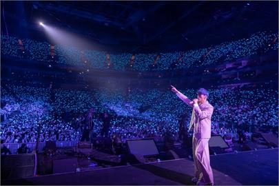歌迷提前卡位「練手速」　周董演唱會15萬張門票秒殺