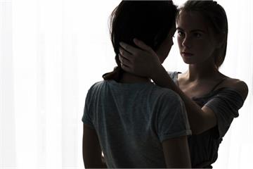 新婚人妻出軌玩很大！嗆「沒戴套才有FU」　撂狠話：榨乾你