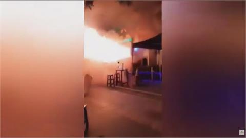 曼谷酒吧深夜遭祝融吞噬　顧客逃生受阻、27人命喪火窟