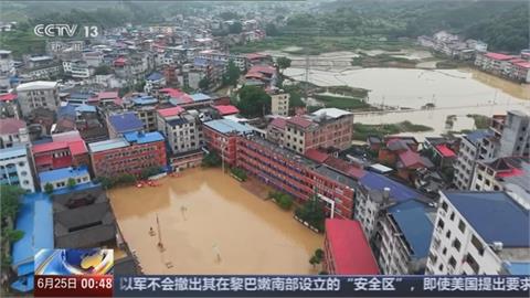 豪雨炸中國！ 淹水災情頻傳 居民困家中等待救援