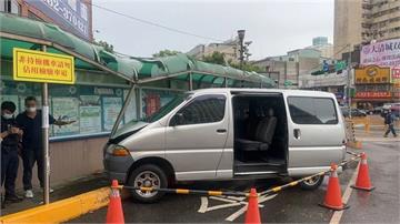 桃園駕訓班教練帶5名學生考試「監理站誤踩油門」　2人慘還沒考就先送醫