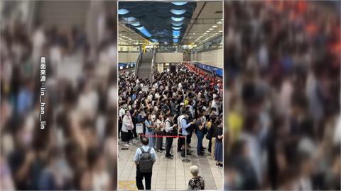 板南線擠爆！2班捷運空車「直送江子翠」　通勤族怒「等20分鐘還無法上車」