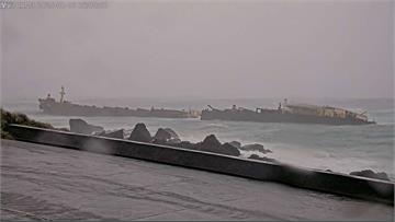 海保署對擱淺船舶進行污染監控作業 守護海洋生態