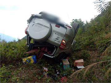 快新聞／高雄藤枝國家森林遊樂區休旅車墜30米山谷　2命危3輕傷