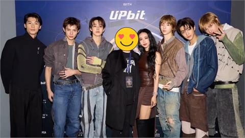 蔡依林神合體「CORTIS、許光漢」！照片C位驚見「台灣大咖」網：跨次元了