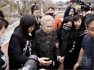 柯爸告別式柯文哲短暫奔喪　柯母：無法決定他待多久