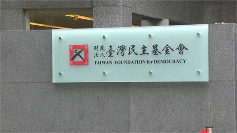 韓國瑜親自出席民主基金會　提名盧業中改任副執行長