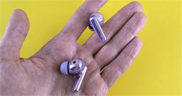 耳朵癢還流異味液體!恐是真菌感染 醫:耳機戴1小時細菌量就暴增