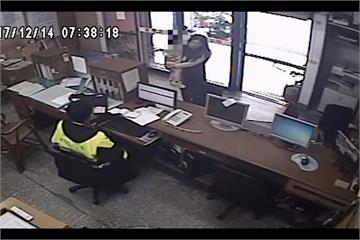 趁阿公沒注意 2歲女童開門溜到馬路玩