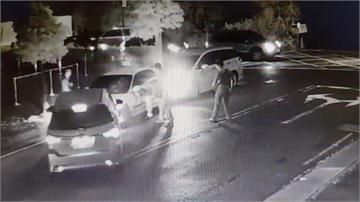毒蟲衝撞偵防車 警破窗負傷逮人