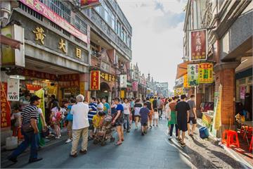 大溪老街春節遊客增加近1.8萬人 塞車通報下降34%
