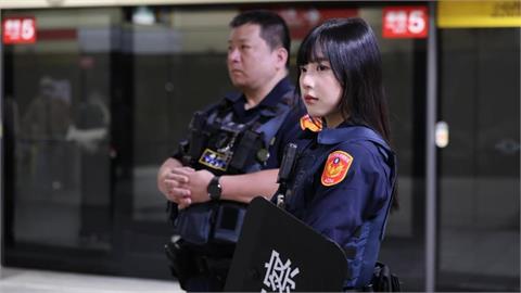 北市「超仙女警」夜市執勤暴紅！百萬網友融化求開單...本尊IG被神出