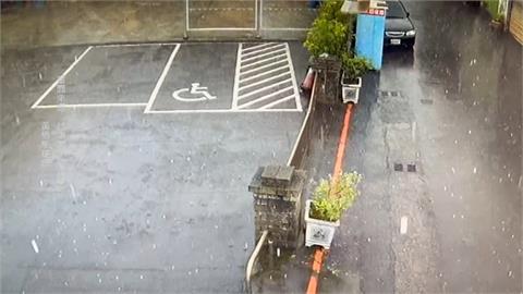 台中太平大雨夾雜冰雹！　當地民眾首見直呼：好神奇