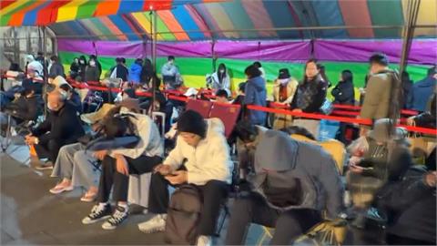 鹿港天后宮「財運亨通斗」超夯　民眾漏夜排27小時搶頭香