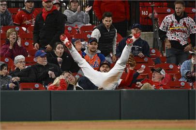 MLB(影)／紅雀五星級守備精彩演出　5天內兩度雙重賽橫掃對手