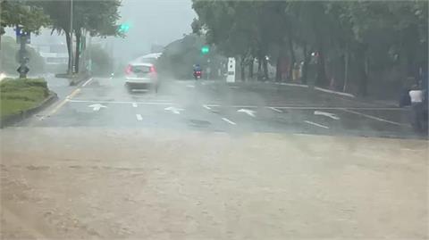 快新聞／午後大雷雨狂襲雙北　北市災變中心：共傳出5起災情