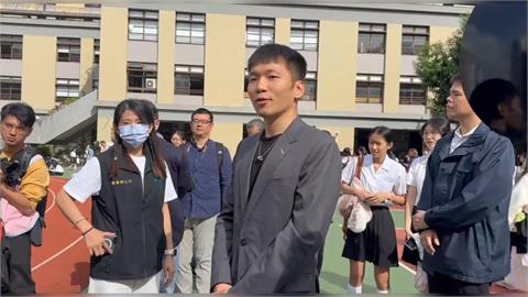 快新聞/每天晨跑經過!李洋出席中山女高校慶 喊歡迎學生和他一起參與