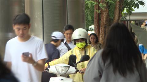 全台18縣市放颱風假！　北北基桃民眾好羨慕　北部上班族頂著風雨出門　嘆：心理不平衡
