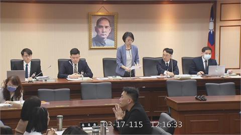 翁曉玲輸不起！見藍白人數少竟「沒收表決」　沈伯洋：直接秀不尊重民主