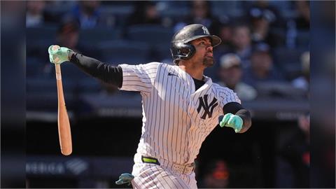 MLB(影)／洋基「火星人」演出猛打賞！再度演出同一局左右開弓都敲安打的難得紀錄