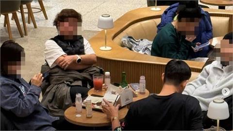 中國遊客「惡習」帶到南韓！在星巴克「狂嗑炸雞、喝燒酒」韓網批：沒教養