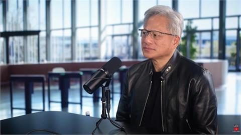 黃仁勳點名「它」如AI界iPhone！他揭示：不只能聊天還能成「數位勞工」