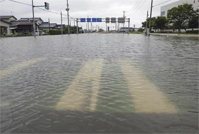 日本東北梅雨來襲降破紀錄暴雨　大水釀3人身亡、逾千棟建築被淹