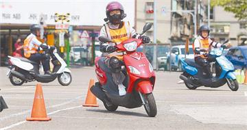 機車考照新制今上路! 「筆試難度提高」全改50題選擇題