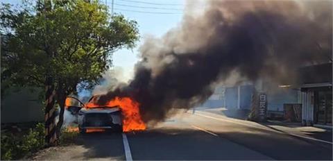 快新聞／台南新化火燒車　2人遭燒燙傷緊急送醫
