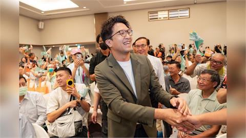 快新聞／近50工會相挺！沈伯洋「勞工後援會」成立　600位勞工到場力挺