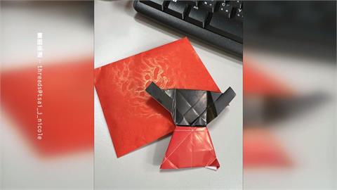 民眾外帶餐點驚見「紅包裝紙紮人？」　店家：親手摺的財神爺