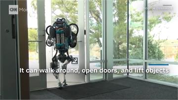 AI機器人更聰明了 會慢跑還會跳越障礙物