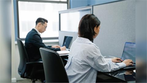 上班別亂罵！老闆開噴單親媽媽「這1句」無髒話被法官判罰11萬