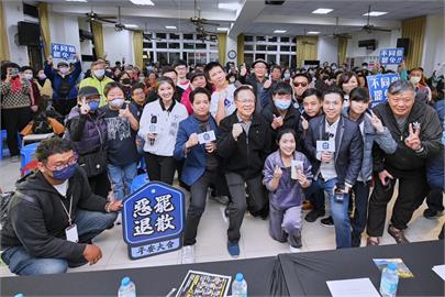 向前行(影)／羅廷瑋怕被罷免喊「一家7口怎辦」？吳靜怡嗨喊：我去幫他牛肉麵站台！