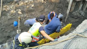 台中梧棲挖瓦斯管土石崩 2工人遭埋1死1傷